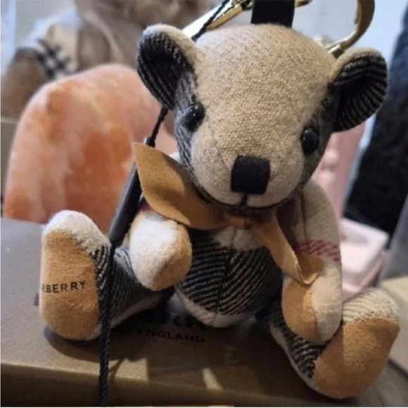 Burberry Keychain - Picture 2 of 8